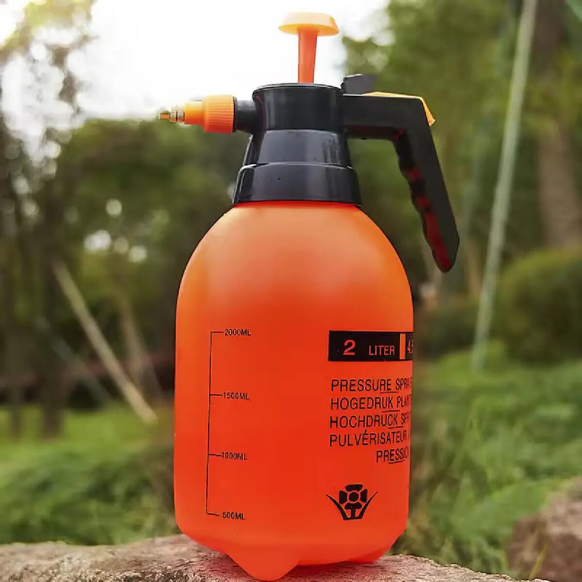 2L Garden Hand Pump Sprayer Portable Garden Sprayer Disinfection Spray Bottle Plants Sprinkler Car Wash Spray Watering Can